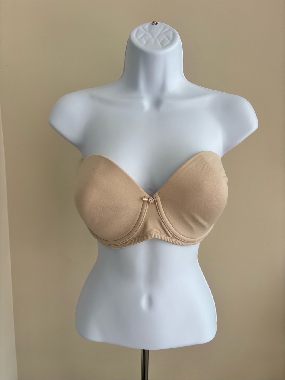 Victoria's Secret Strapless Nude Bra